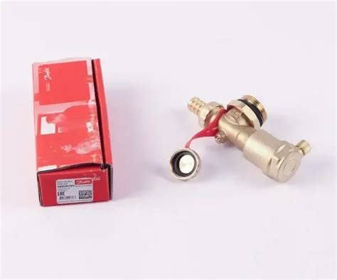 Торцевая секция Danfoss FHF-EA с автоматическим воздухоотводчиком ...