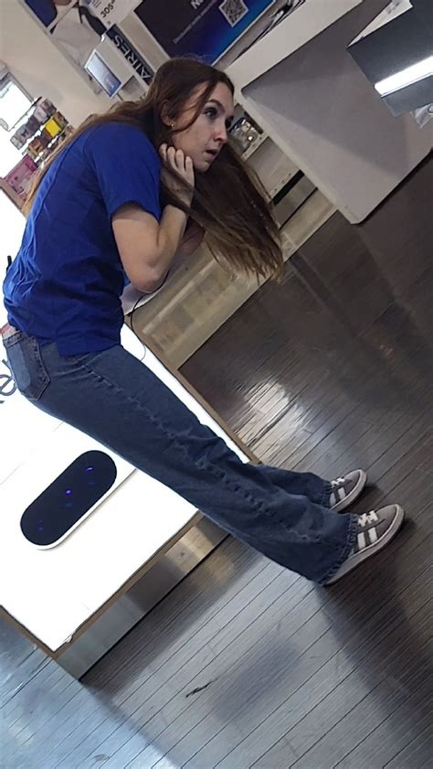 Brunette Worker Petite Bubble Butt Faceshot Part Tight Jeans Forum