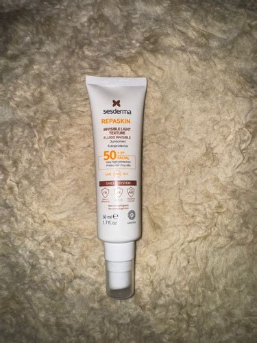 Средство солнцезащитное сверхлегкое для лица Sesderma Repaskin ...