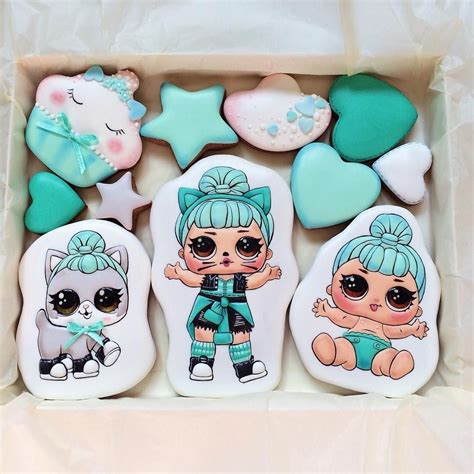 Нет описания фото. | Doll cookies, Drip cakes, Lol dolls