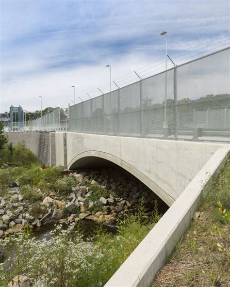 Cinder Bed Road Bus Garage | Wendel