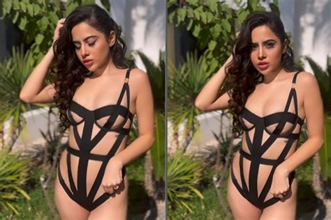 Urfi Javed DROPS Almost Nude Photos Covering Her Assets With Black Strips See HOt Pics