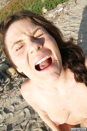 Facial Beach Amateur XXX Dessert
