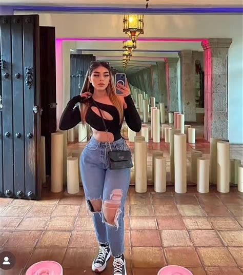 Fresita Flair Cute Outfits For A Sweet And Stylish Wardrobe Cute Simple Outfits Latina