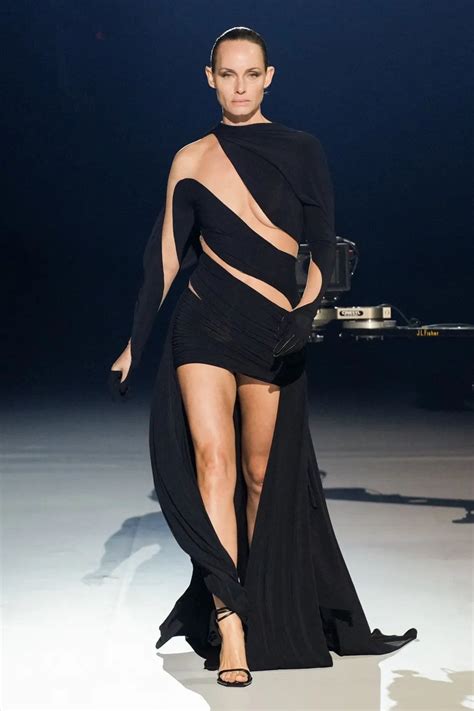 Thierry Mugler Automne Hiver 2023 2024 Runway Magazine RUNWAY