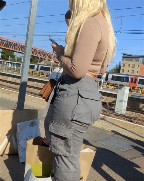 Candidbully Tight Wide Ass Sexycandidgirls