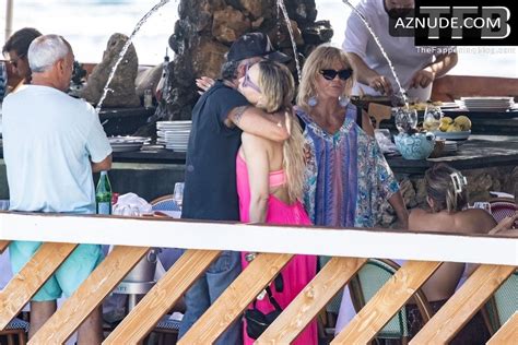 Kate Hudson Sexy Seen Flaunting Her Hot Bikini Body On A Boat In Nerano AZNude