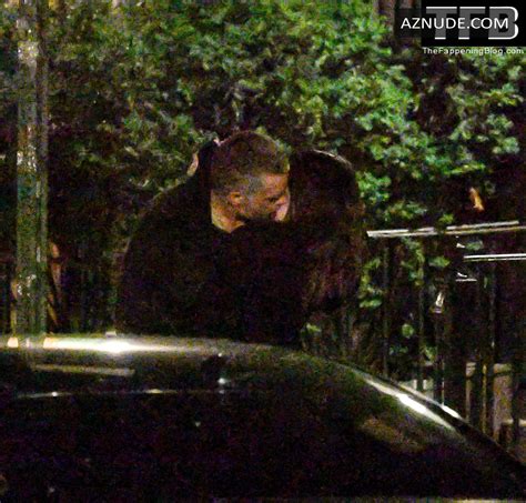 Emily Ratajkowski Sexy Seen Flaunting Her Hot Figure Alongside A Dj In Nyc Aznude