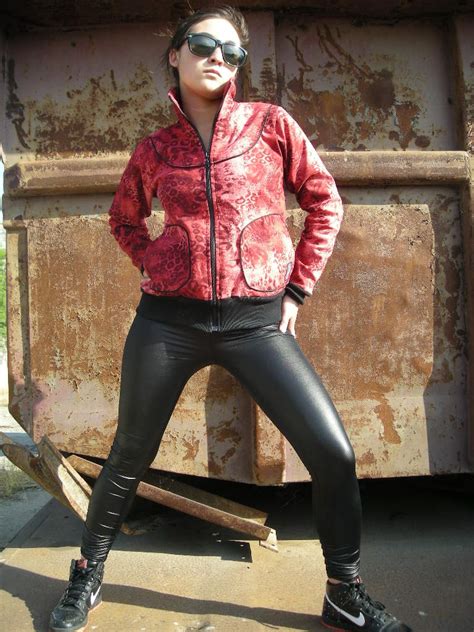 Amateur Girls Shiny Leggins Noch Ein Kleiner Mix