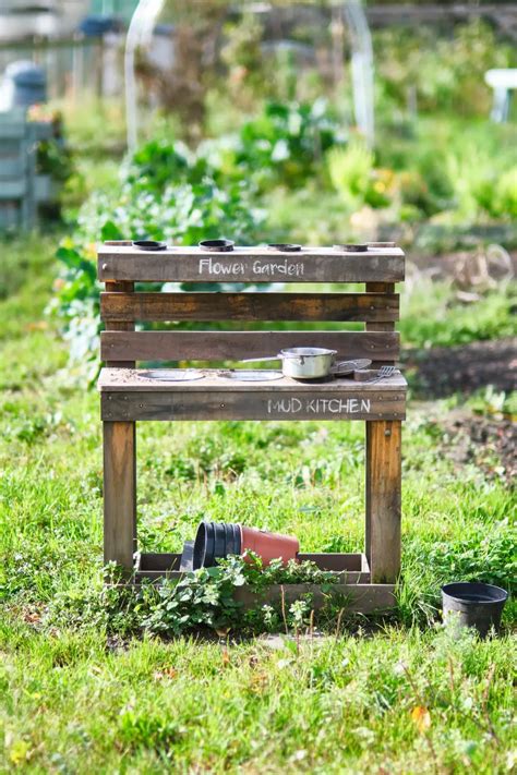 12 Best Mud Kitchens For Kids With Diy Ideas Good Mom Living