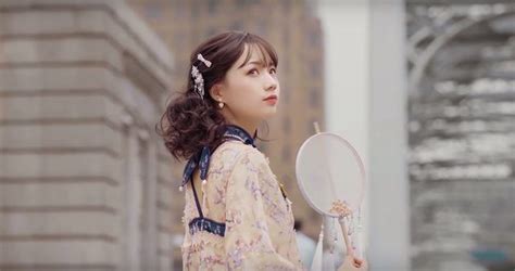 Nàng hot girl tự bóc phốt bản thân lộ nhan sắc thật khi không trang điểm khiến cư dân mạng khóc