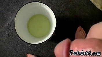 Jóvenes desnudos chicos meando película y mayores chicos Cum y mear imágenes gay XVIDEOS