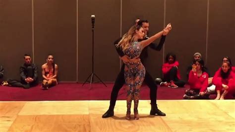 Karyna Y Martin Gonzalez De Alma Latina Sedujeron El Escenario De Fusion Latinas Escenario