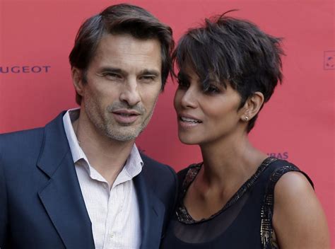 Halle Berry Family Photos, Husband, Net Worth, Kids, Age, Height, Daughter - Chicksinfo.com