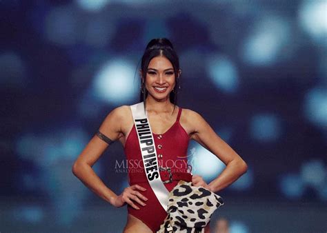 D N M Nh N Hoa H U Ho N V Tr Nh Di N Bikini B C L A