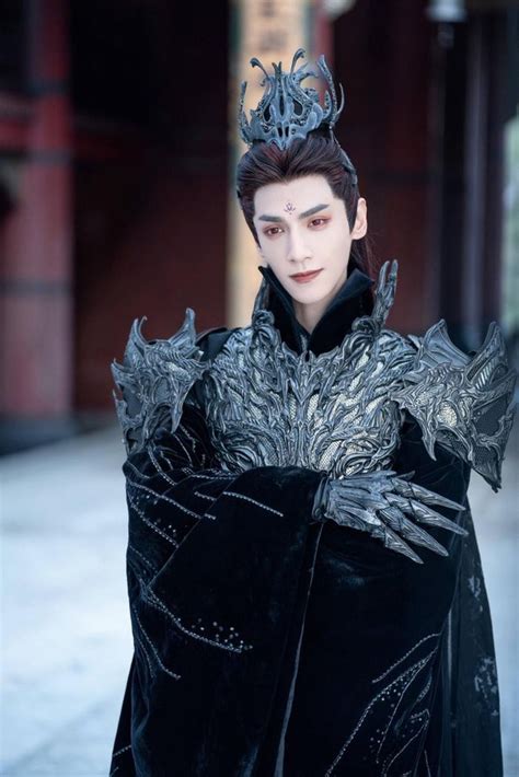 Bất ngờ với top 5 diễn viên Trung Quốc hút fan nhất hiện tại La Vân Hi hot đến mấy vẫn bị một