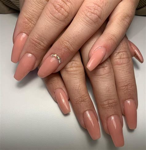 Chic Modern Nude Nail Art Designs For A Soft And Feminine Look