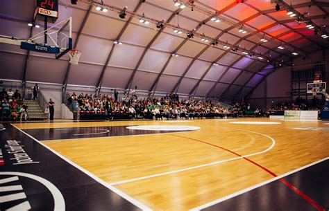 Indoor Basketball Pictures | Download Free Images on Unsplash