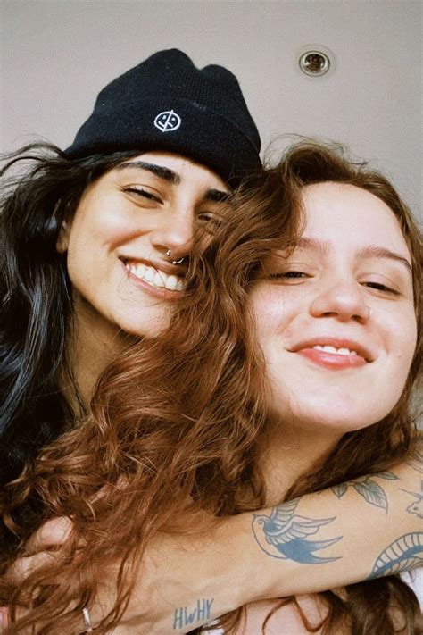 Lgbt Cute Lesbian Couples Lesbian Love Youtubers Cute Romance Girlfriend Goals Selfie