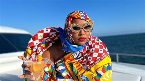 Rapper Lizzo Flaunts Her Big Sexy Body In Colorful Bikini The Nerd Stash