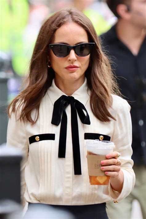 Natalie Portman Debuts Chic Set Style For Good Sex CelebMafia