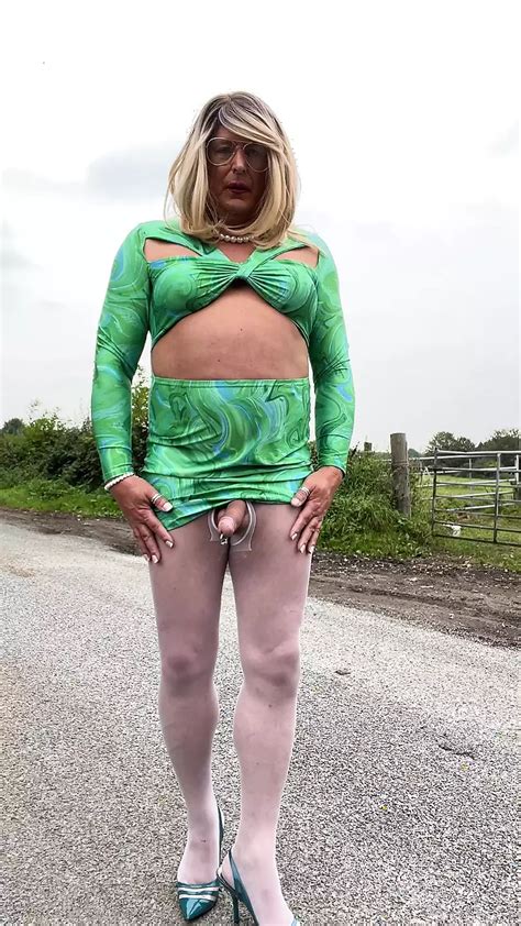 Amateur Crossdresser Kellycd Sexy Milf Down The Lane In White Pantyhose And Heels Xhamster