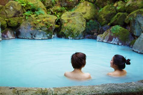 Onsen Vs Hot Spring Beppu Onsen And Blue Lagoon Enjoy Onsen