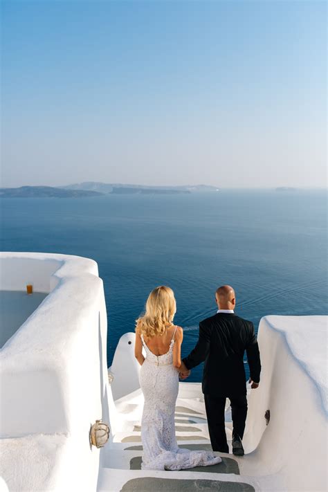 Santorini Honeymoon Photo Session | Emilia + Caio