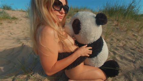 Stefani Kaleesy Beach Day In Poland Vr Porn Video Vrporn