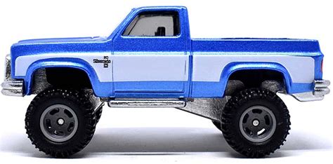 CHEVY SILVERADO のレビューハイリフト化された第 世代K型ピックアップ GJT Hot Wheels