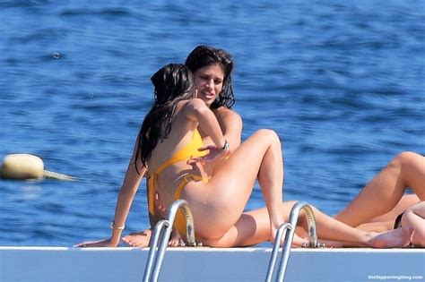 Cairo Dwek Shows Of Her Bikini Body While Enjoying The Sun At Luxury Hotel Eden Roc Photos