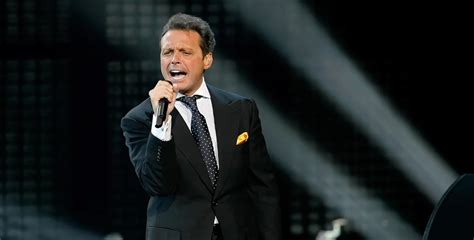 Cantor Luis Miguel Anuncia Tour 2024 No Brasil