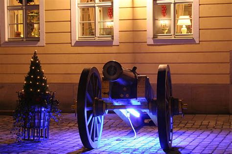 170 Canon De Noel Photos Taleaux Et Images Libre De Droits Istock