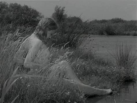 Naked Tove Maës in Ditte menneskebarn