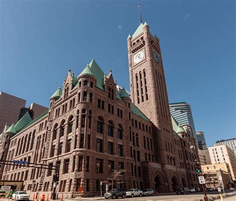 A Small Minneapolis City Hall Wedding With Dayna And John