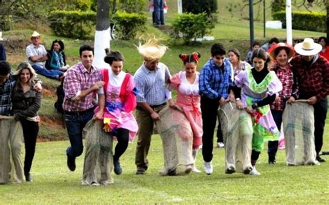 Brincadeira Junina Para Adultos - 15 brincadeiras de Festa Junina que as crianças adoram