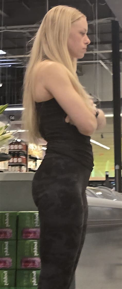 Blonde Fit And Nice Ass Spandex Leggings Yoga Pants Forum