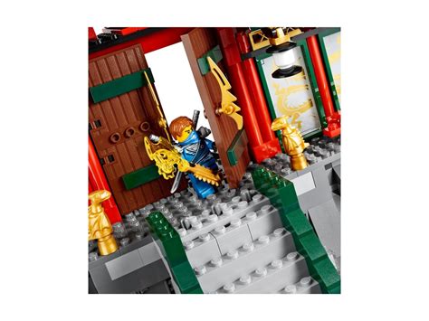 LEGO 70728 Ninjago Bitwa o Ninjago | zklocków.pl