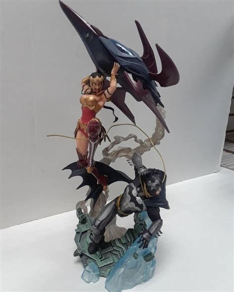 Comicalleytoys On Instagram Wonder Woman Vs Batman Statue