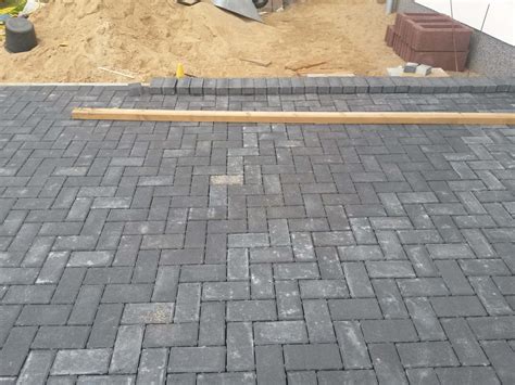 Юла укладка тротуарной плитки - фото