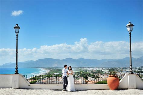 Boeing 787 mayday after engine failure avoids crash