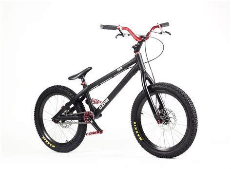 Czar Ion 24″ Echo Bike