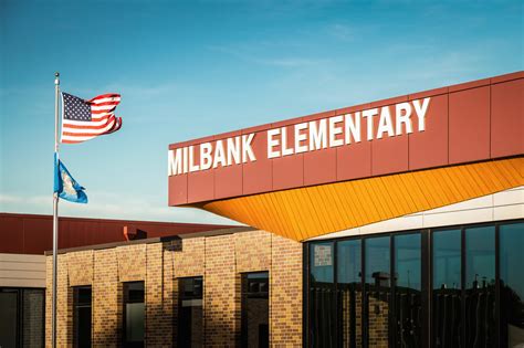 Milbank Elementary School - Co-Op Architecture