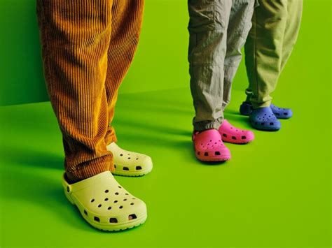 Почему мода на нелепые Crocs неожиданно вернулась » BigPicture.ru