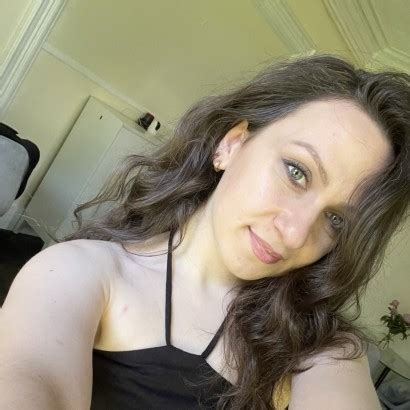 Meet Hot Girls And Video Chat Live Right Now On FlirtHookup