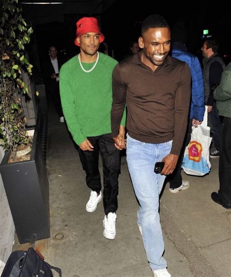 pinterest ʙᴏʀɴꜱᴛᴜɴɴᴀꜰʟᴏᴡ Black love couples Black gay Cute black couples