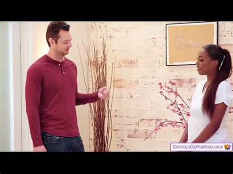 MassageMyFantasy Masajista de ébano con grandes tetas folla al cliente XVIDEOS