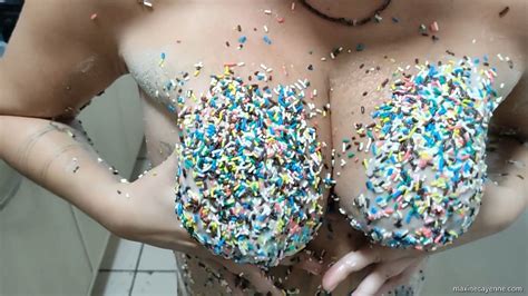 Maxine Milf MILF Playing With Food ManyVids