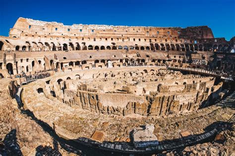 W Rodku Roma Skiego Colosseum W Rzym W Ochy Panoramiczny Widok Zdj Cie