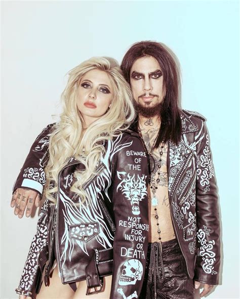 Dave Navarro Wife: Inside the Life of the Rock Stars Partner - WifeQuery